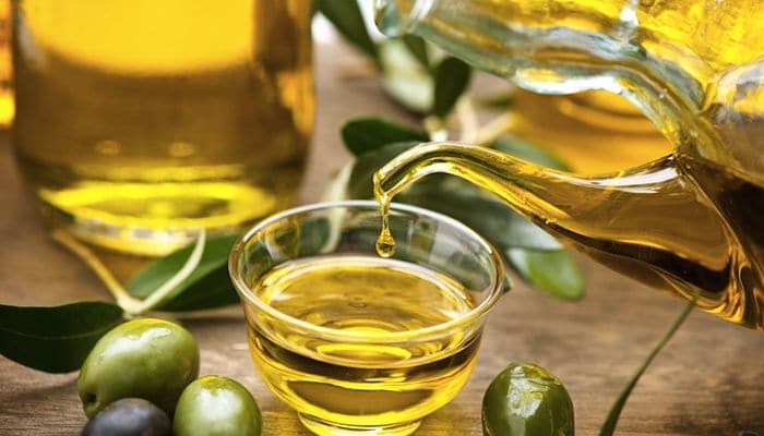 10 beneficios del aceite de oliva para diabéticos que tú no sabías y que hoy te traemos como parte de tu dieta. Previene y trata la diabetes, regula la glucosa, elimina las toxinas, restaura todas tus articulaciones, tomar en ayunas.